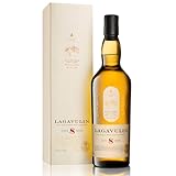 Lagavulin 8 Jahre Single Malt Scotch Whisky, mit Geschenkverpackung, Geschenkidee, Preisgekrönter Single Malt, handverlesen aus dem schottischen Islay, 48% Vol, 700ml Einzelflasche